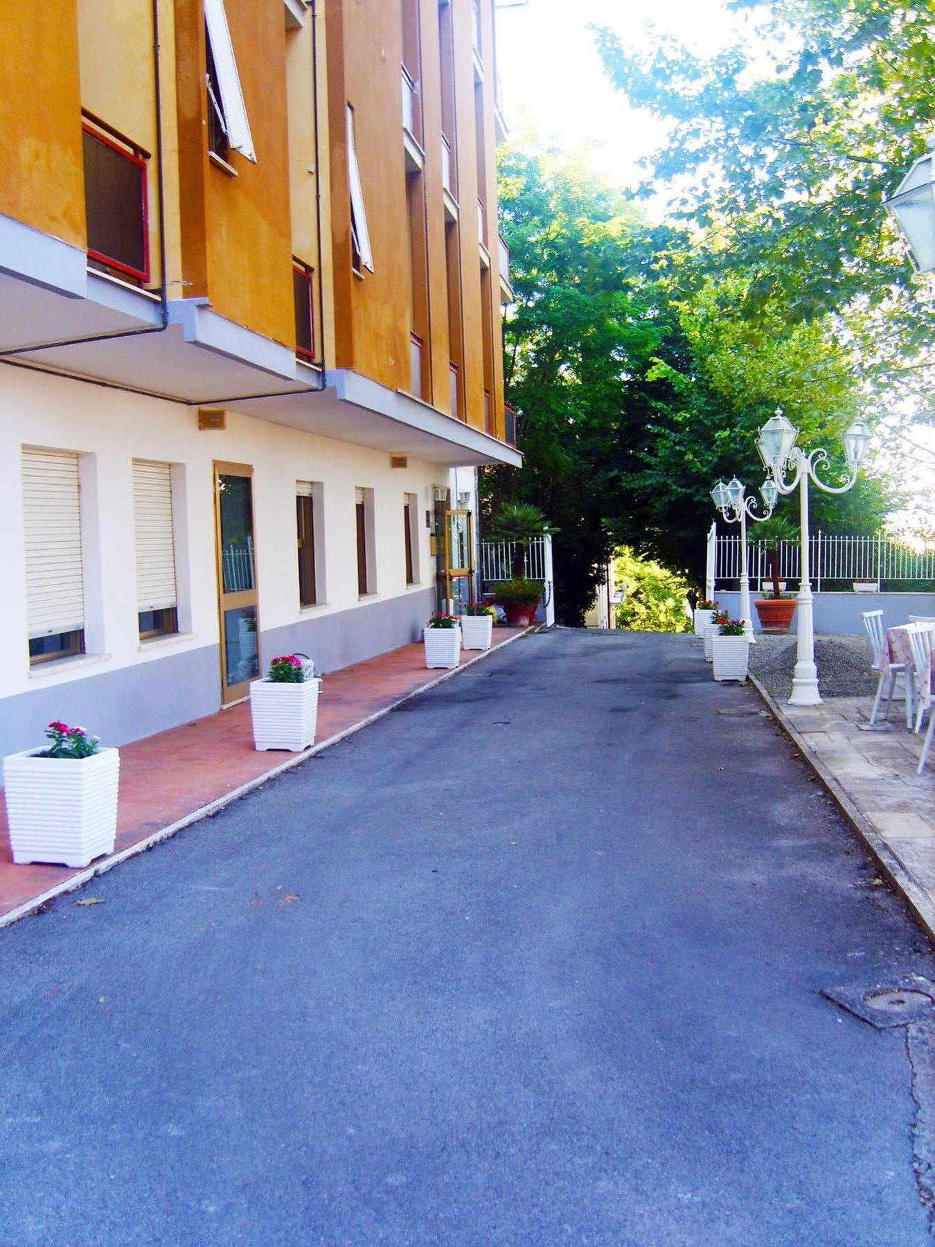 Hotel Panorama Chianciano Terme Bagian luar foto