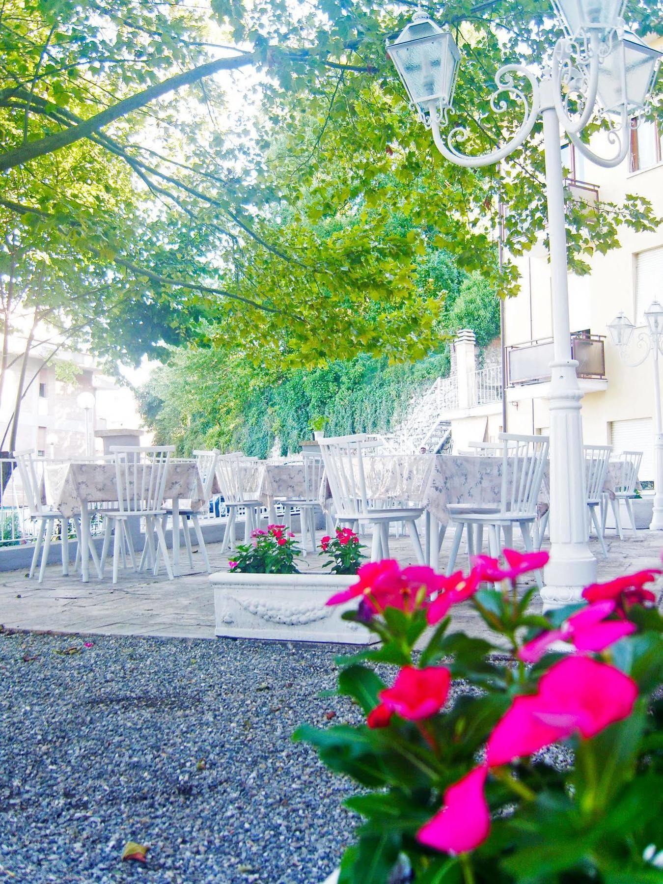 Hotel Panorama Chianciano Terme Bagian luar foto